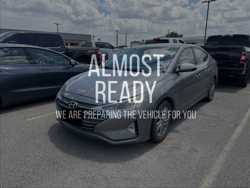 Used 2020 Hyundai Elantra SEL w/ Cargo Package (C1) FWD image 2