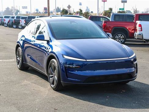 Used 2026 Tesla Model Y Long Range image 5