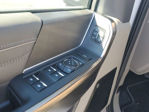 New 2026 Ford F450 Platinum w/ Platinum Plus Package image 17