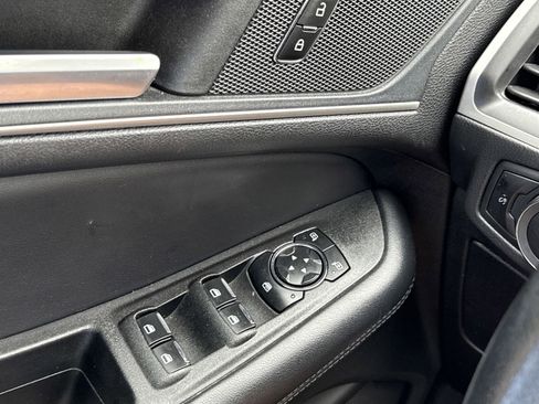 Used 2023 Ford Edge SEL image 16