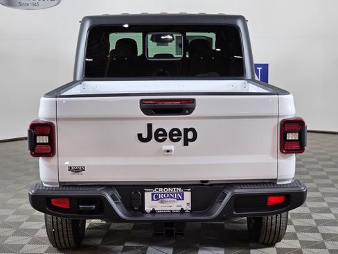 New 2026 Jeep Gladiator Sport AWD/4WD image 3