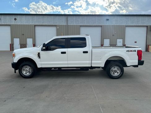 Used 2022 Ford F250 XL w/ Power Equipment Group AWD/4WD image 6