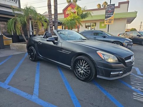 Used 2014 Mercedes-Benz SLK 250 w/ Premium Package image 21