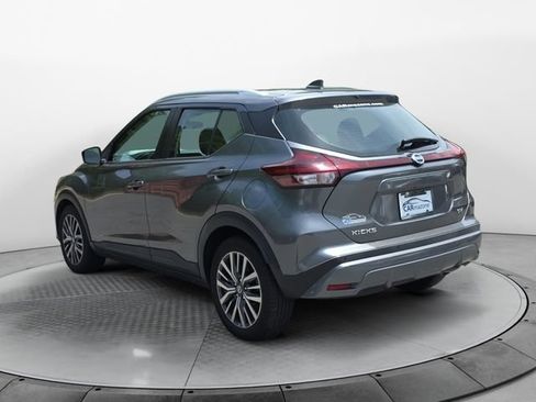 Used 2021 Nissan Kicks SV FWD image 3