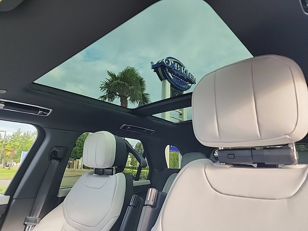 New 2026 Land Rover Range Rover Sport Dynamic SE AWD/4WD image 13