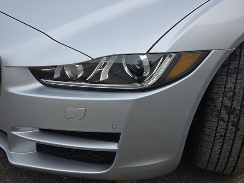 Used 2018 Jaguar XE Prestige image 36