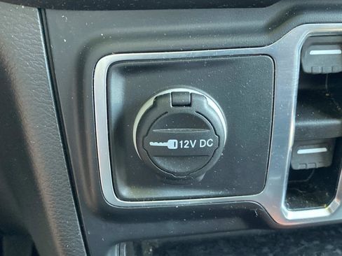 Used 2023 Jeep Gladiator Sport AWD/4WD image 32