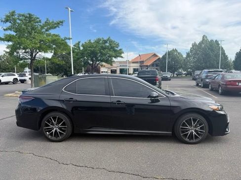 Used 2024 Toyota Camry SE FWD image 5