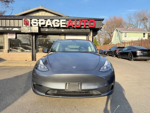 Used 2023 Tesla Model Y Long Range image 2