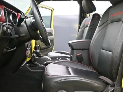 Certified 2023 Jeep Wrangler Unlimited Rubicon w/ Cold Weather Group AWD/4WD image 9