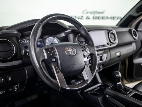 Used 2020 Toyota Tacoma TRD Off-Road w/ TRD Premium Off Road Package image 25