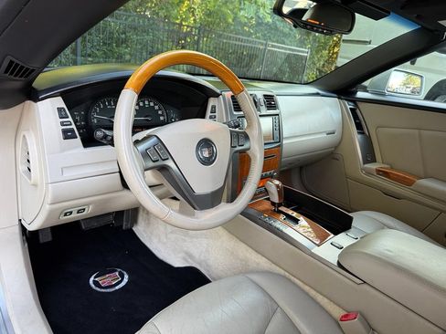Used 2006 Cadillac XLR RWD image 9