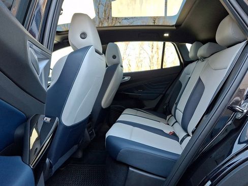 Certified 2025 Volkswagen ID.4 Pro S Plus image 10