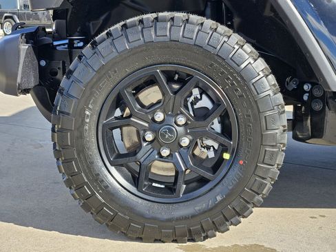 New 2026 Jeep Gladiator Sport AWD/4WD image 12