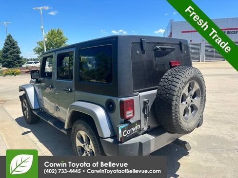 Used 2016 Jeep Wrangler Unlimited Sahara w/ Dual Top Group AWD/4WD image 6