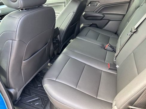 Used 2023 Chevrolet Colorado LT w/ LT Convenience Package III AWD/4WD image 13