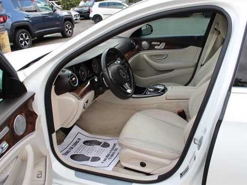 Used 2017 Mercedes-Benz E 300 image 10