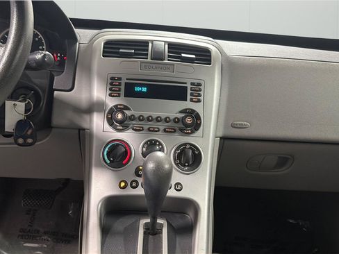 Used 2005 Chevrolet Equinox LS w/ Preferred Equipment Group AWD/4WD image 16