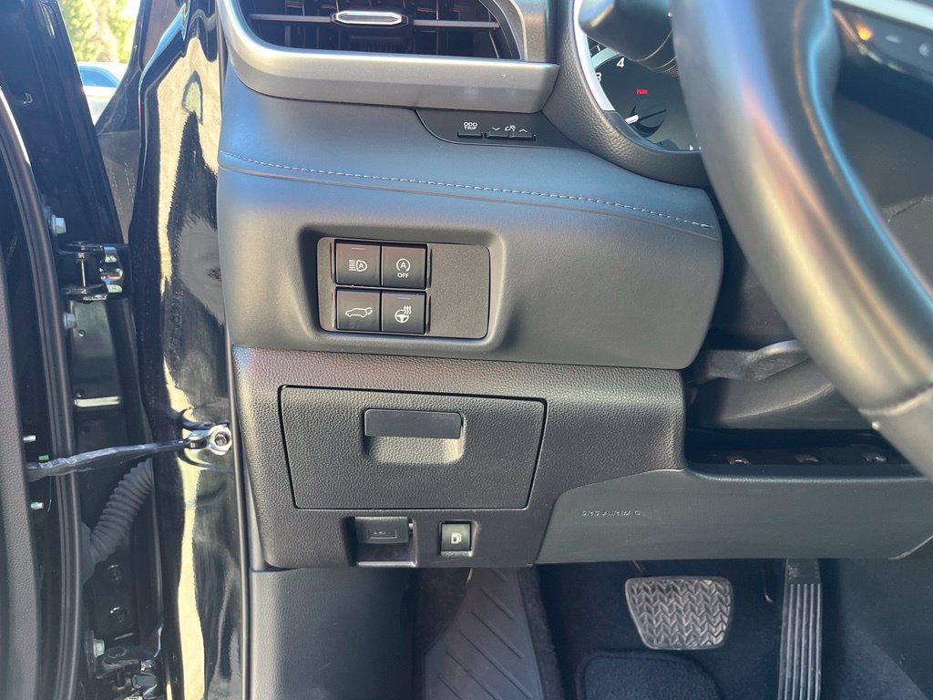 Used 2023 Toyota Highlander XLE AWD/4WD image 21