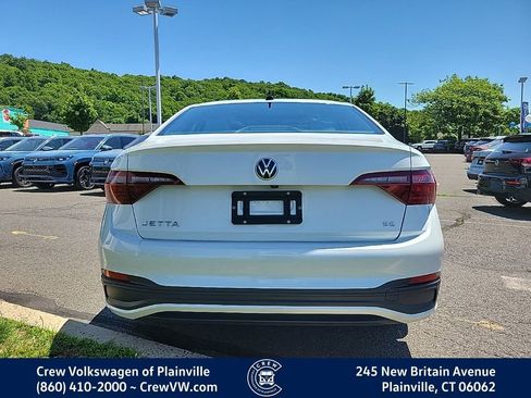 Certified 2024 Volkswagen Jetta SE w/ Panoramic Sunroof Package FWD image 30