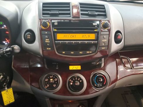 Used 2007 Toyota RAV4 4WD V6 w/ 3rd Row image 18