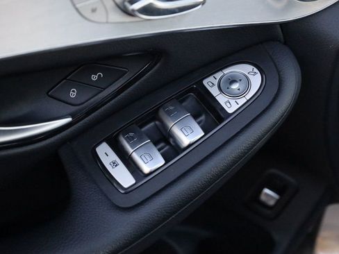 Used 2019 Mercedes-Benz GLC 300 4MATIC image 37