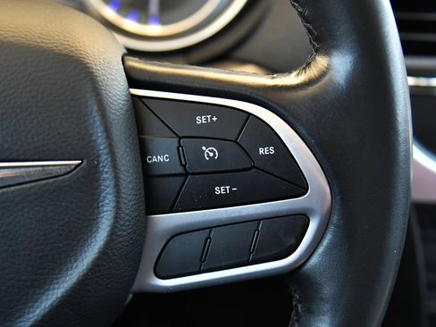 Used 2021 Chrysler 300 Touring w/ Sport Appearance Package RWD image 30