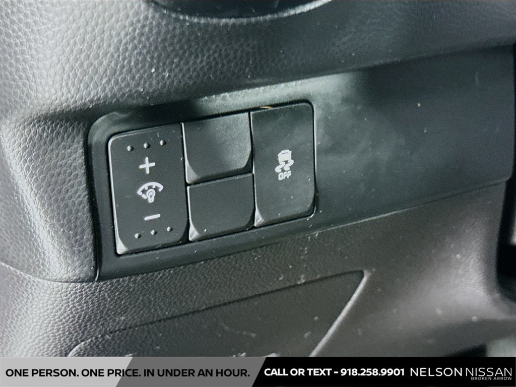 Used 2016 Kia Soul + FWD image 10