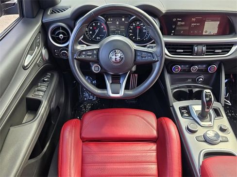 Used 2022 Alfa Romeo Stelvio Veloce image 12