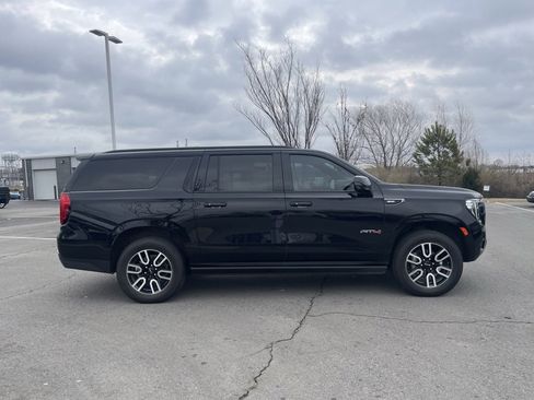 Used 2024 GMC Yukon XL AT4 w/ AT4 Premium Package image 9