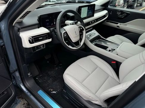 New 2026 Lincoln Aviator AWD image 20