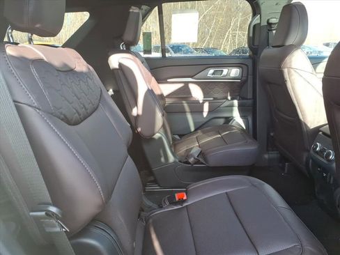 New 2026 Ford Explorer Platinum w/ LUX Leather Package image 11