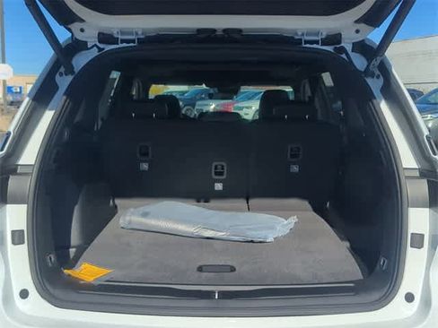 New 2025 Jeep Grand Cherokee Laredo image 35