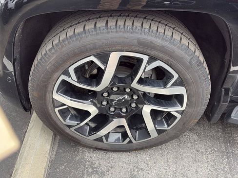 Used 2025 Chevrolet Silverado EV RST AWD/4WD image 17