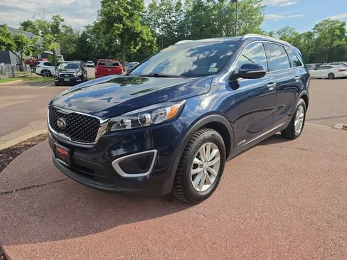 Used 2018 Kia Sorento LX AWD/4WD image 1