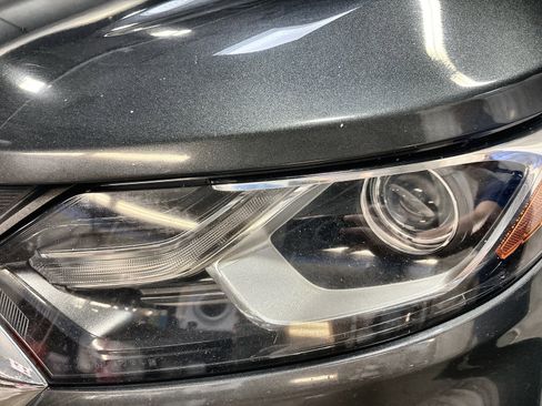 Used 2020 Chevrolet Equinox LT image 18