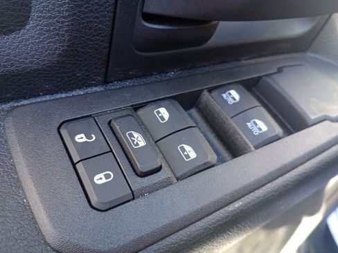 Used 2025 RAM 2500 Tradesman w/ Chrome Appearance Group image 15