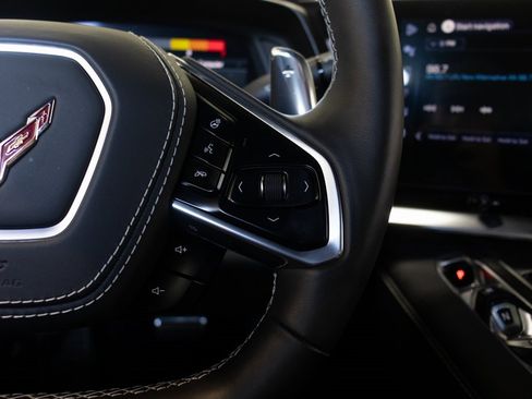 Used 2025 Chevrolet Corvette Stingray Preferred Cpe w/ 2LT image 23