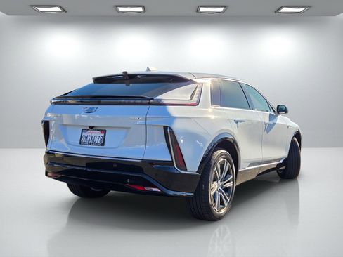 Used 2025 Cadillac Lyriq Luxury image 4