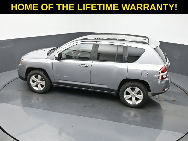 Used 2017 Jeep Compass Latitude AWD/4WD image 43