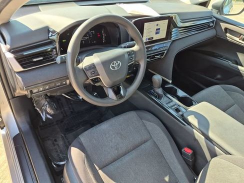 Used 2025 Toyota Camry LE FWD image 11