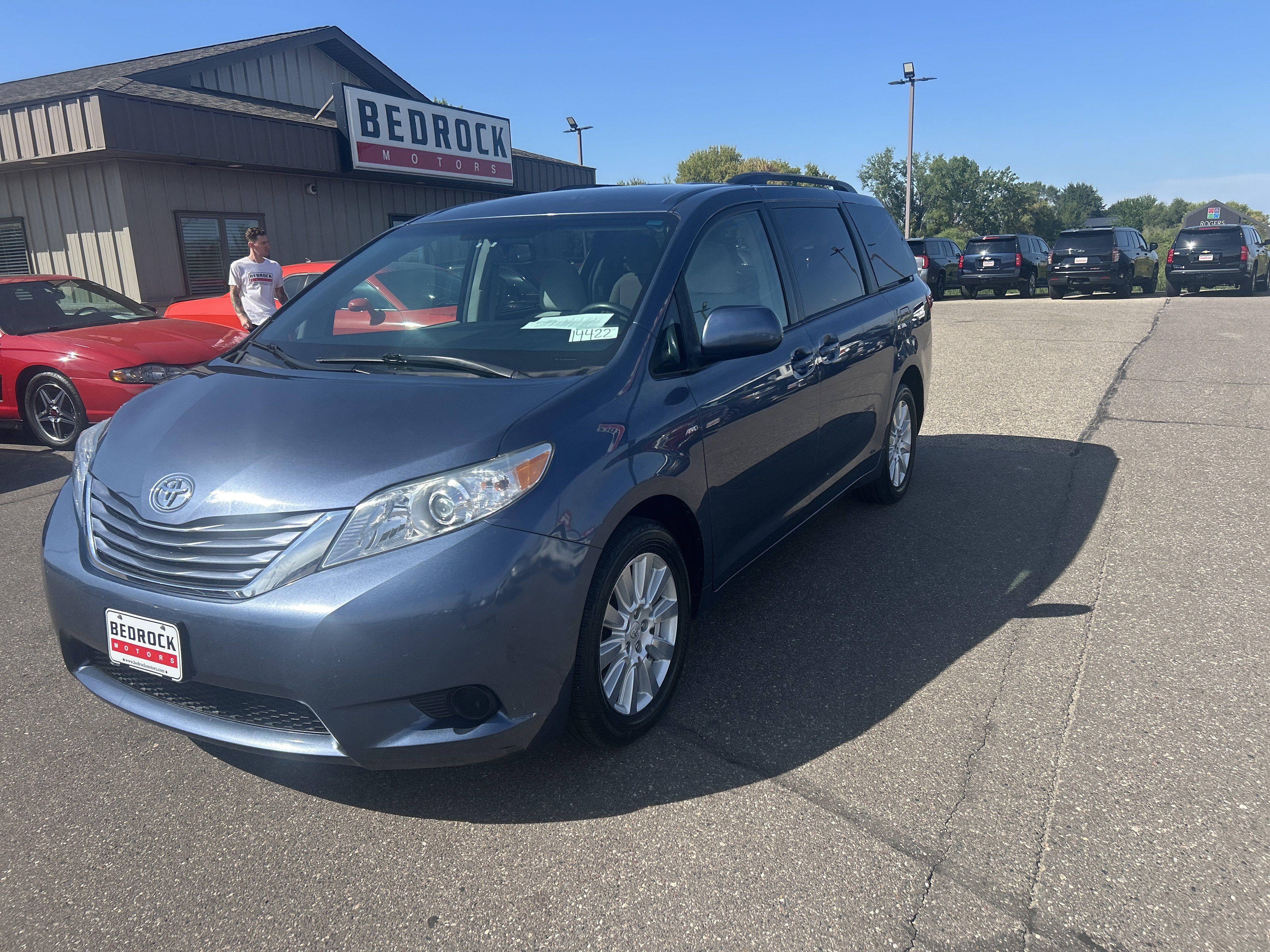 Used 2017 Toyota Sienna LE AWD/4WD image 6