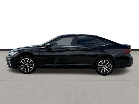 New 2026 Volkswagen Jetta SE image 8