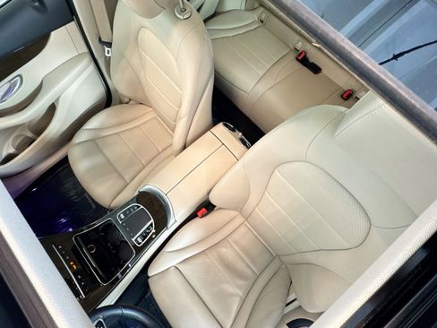 Used 2021 Mercedes-Benz GLC 300 4MATIC image 20