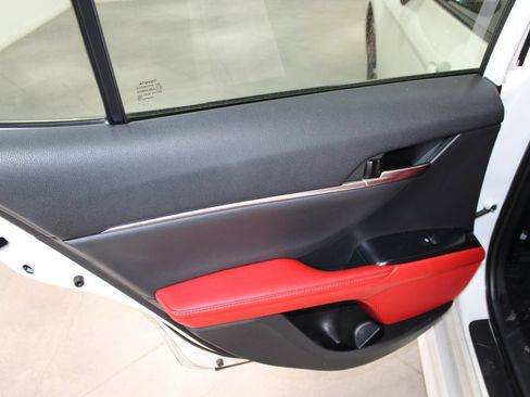 Used 2020 Toyota Camry XSE FWD image 19