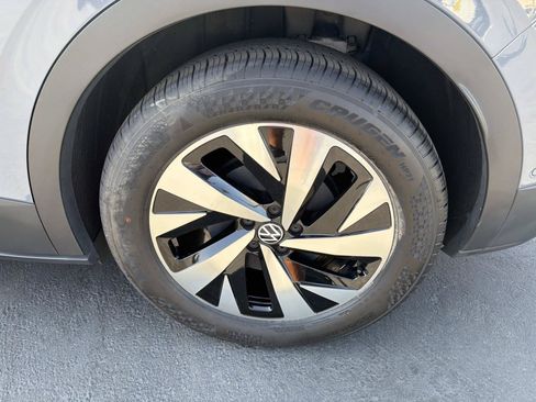 Certified 2023 Volkswagen ID.4 Pro RWD image 7