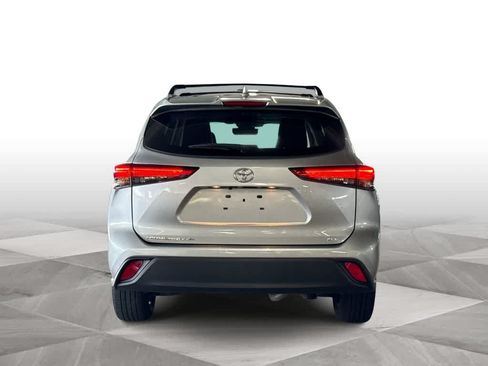 Used 2023 Toyota Highlander XLE FWD image 7