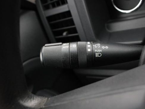 Used 2012 Jeep Liberty Sport AWD/4WD image 9
