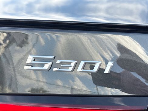 Used 2024 BMW 530i w/ M Sport Package RWD image 11