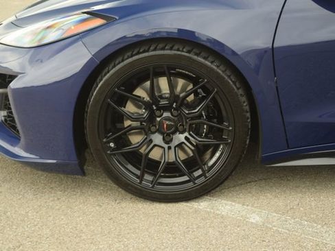 Used 2025 Chevrolet Corvette Z06 RWD image 27